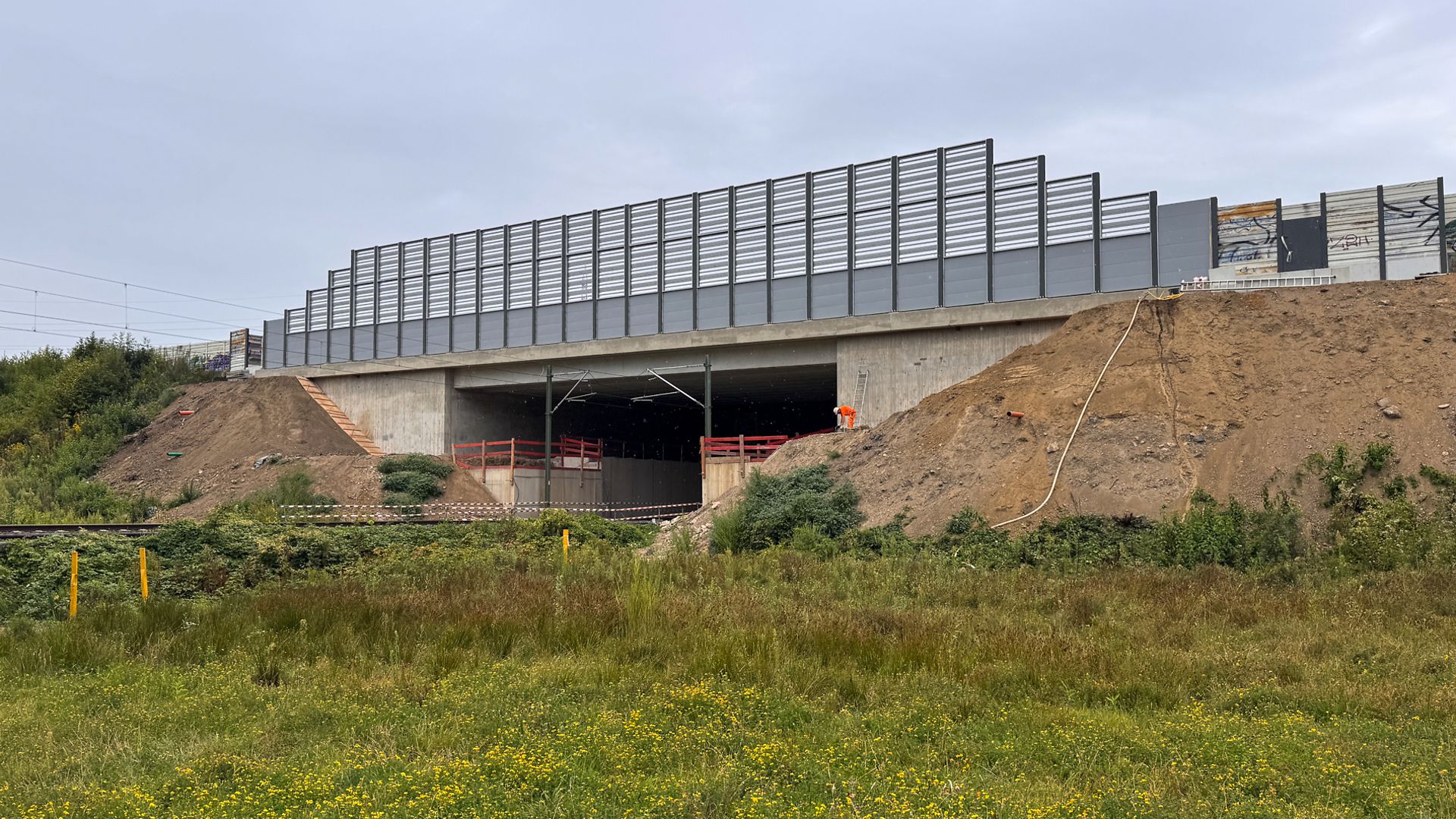 MetaWindow auf einer Autobahnbrücke der A3 
