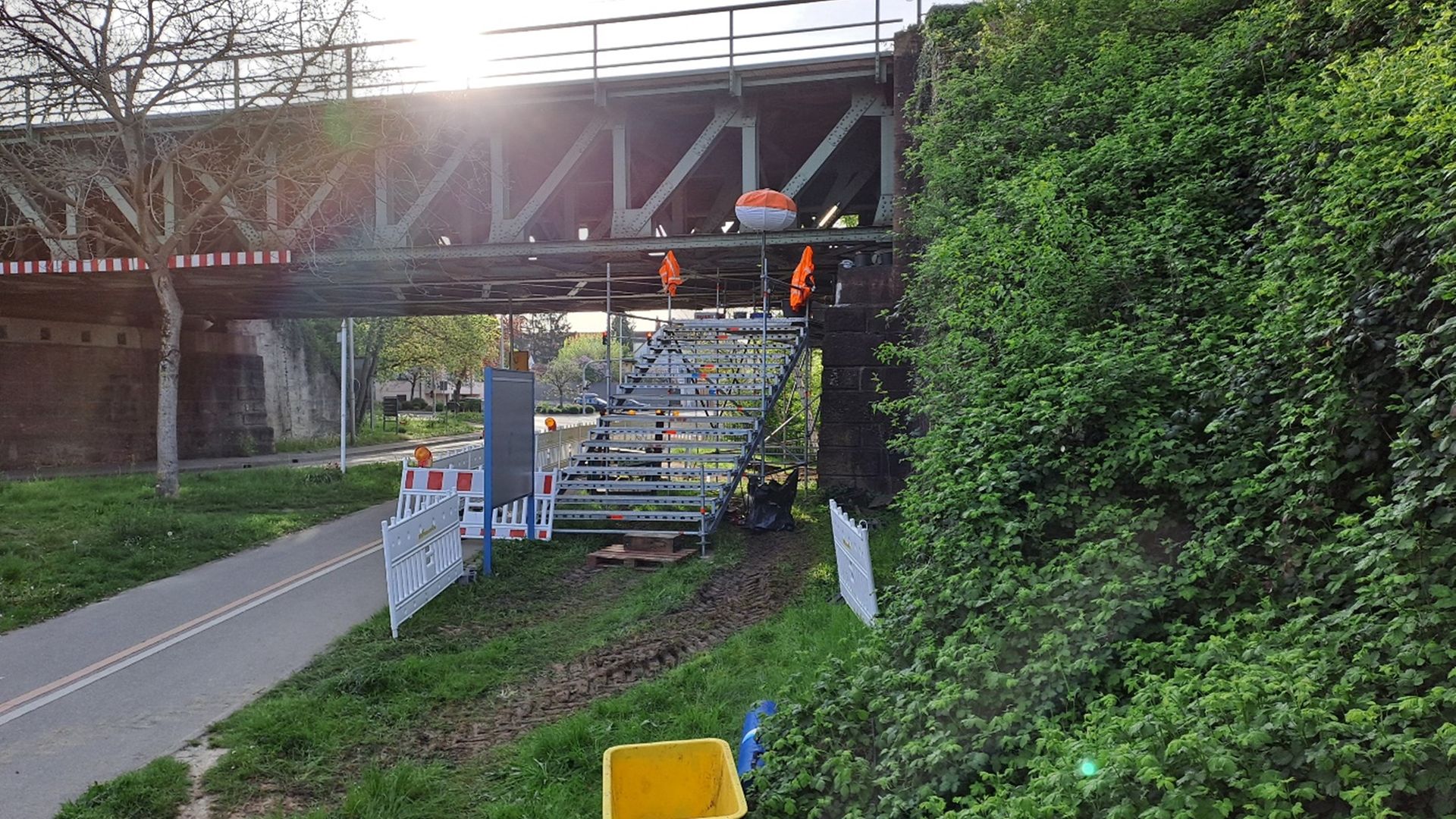 Winnenden: Use of spherical bearings on the Zipfelbach bridge 