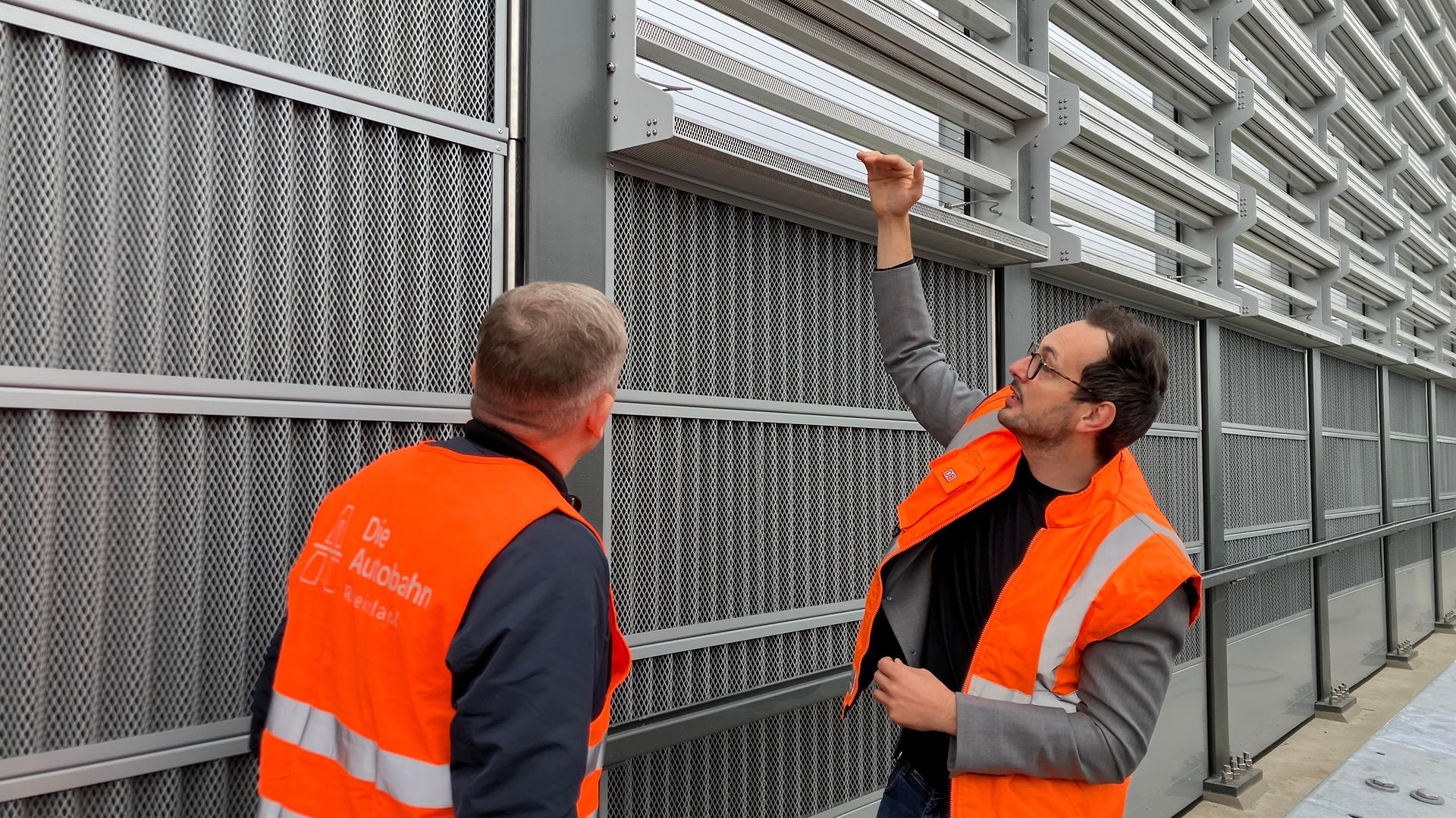 MetaWindow noise barrier on motorway bridge in Oberhausen