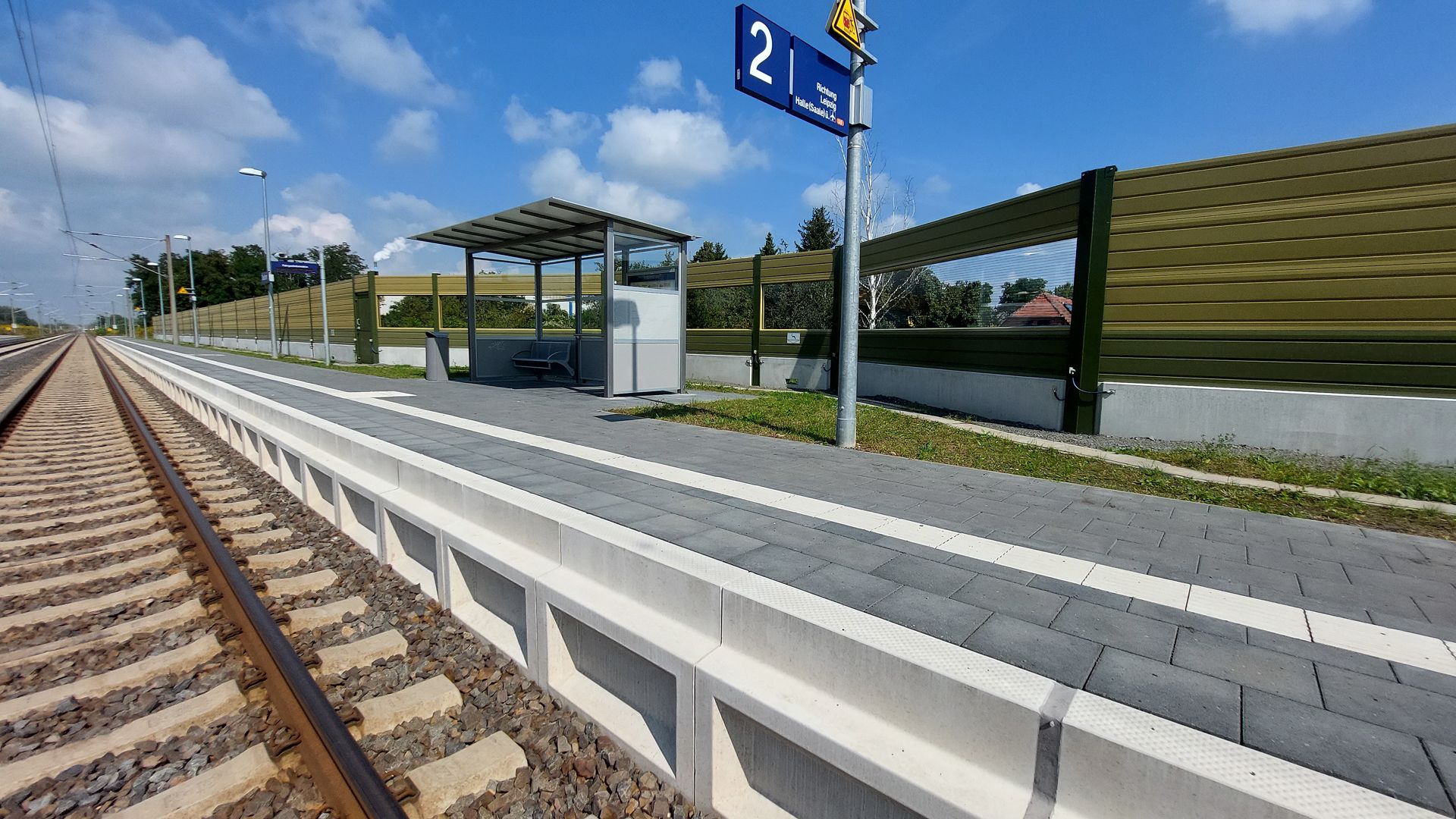 Noise barrier at Deutzen railway station