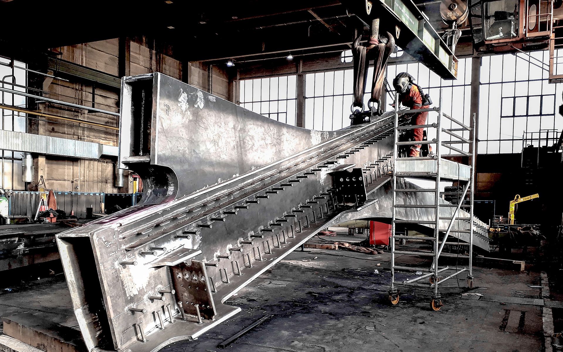 Schweißarbeiten am Brückenknoten 