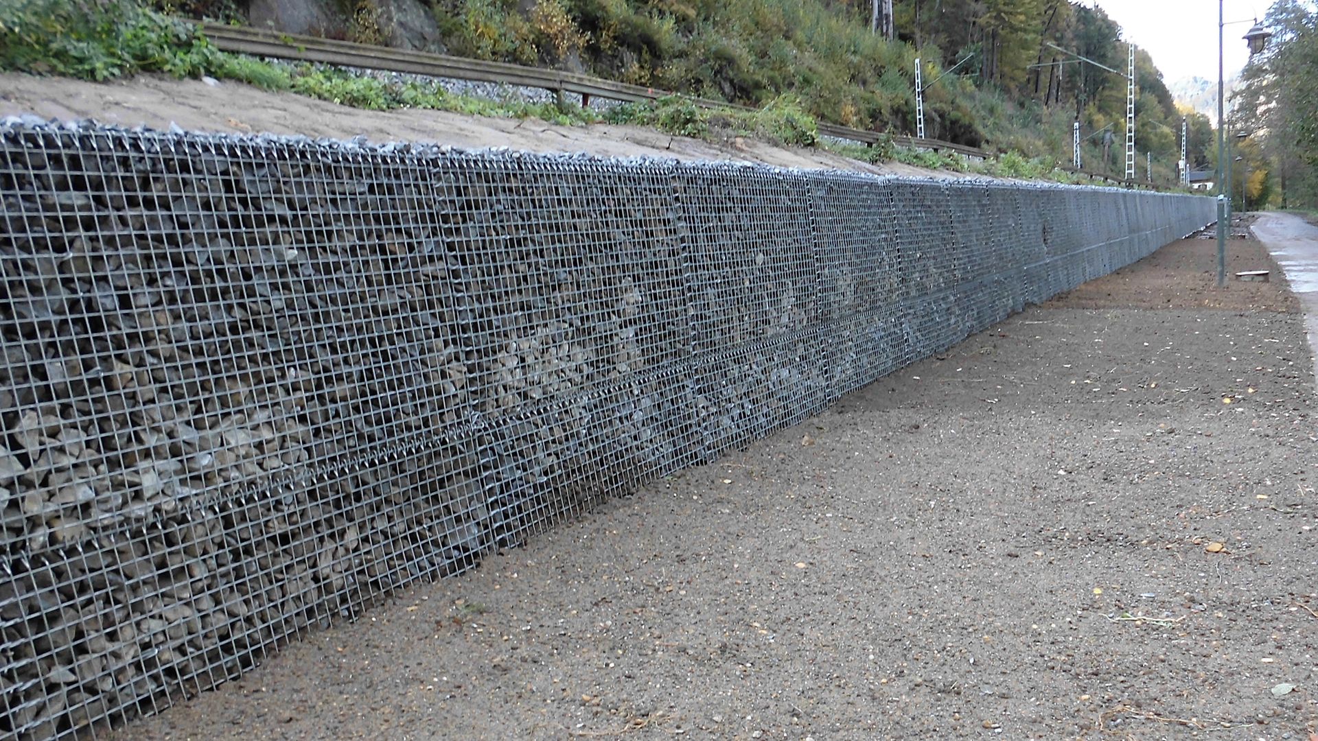 Gabionenstützwand als Böschungssicherung