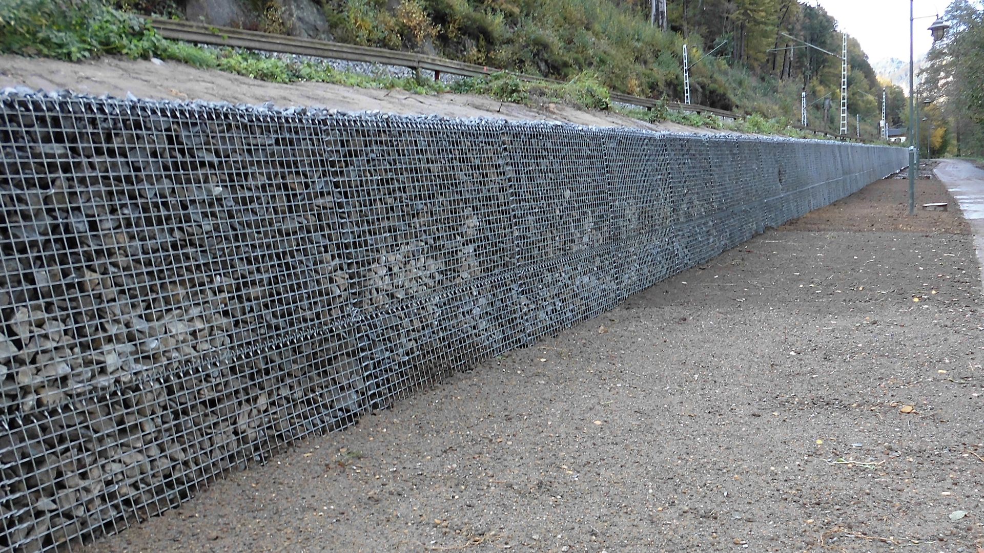 Gabionenstützwand als Böschungssicherung