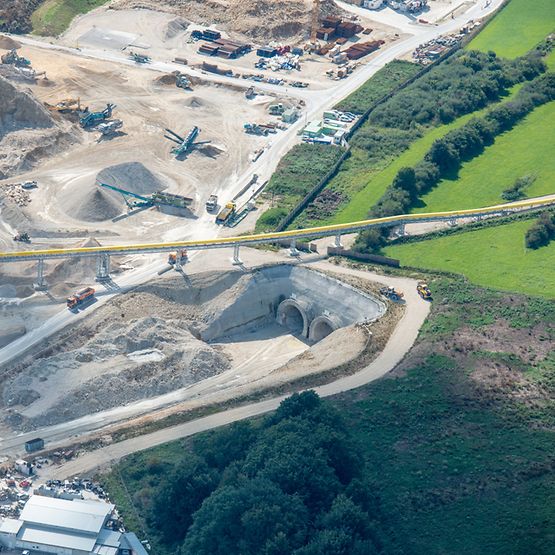 Baugrube Pfaffenäcker, der Steinbühltunnel und die Baustelleneinrichtungsflächen rund um das Portal Hohenstadt